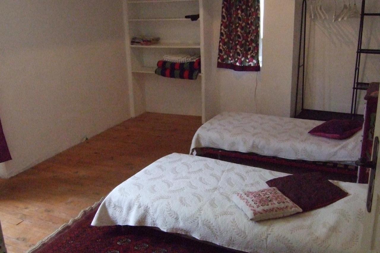Une Maison Dans Le Village Ribiers 외부 사진
